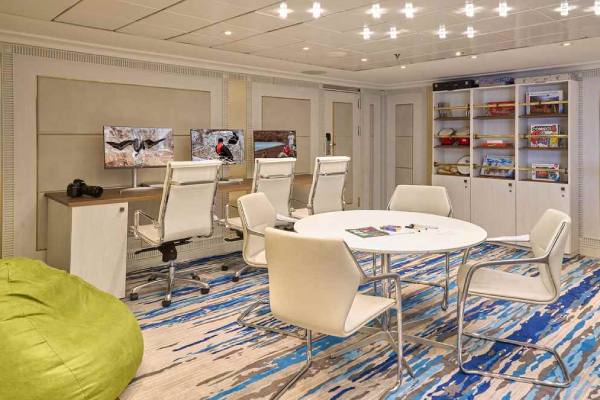 NG Islander II Gallery Image